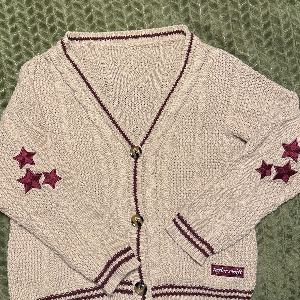 TAYLOR SWIFT Folklore HOLIDAY EDITION Cardigan Sweater med / lg Burgundy STARS